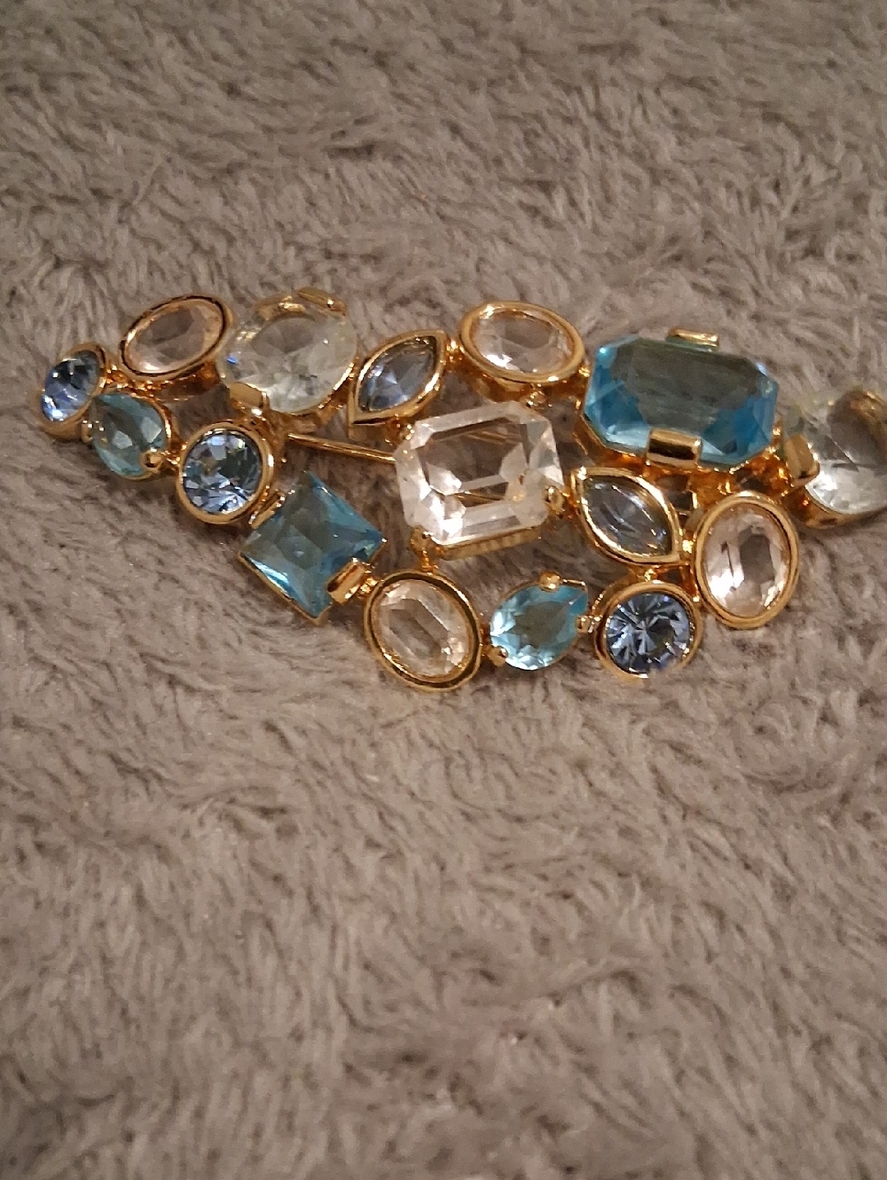 Brooch - Picture 9 of 10